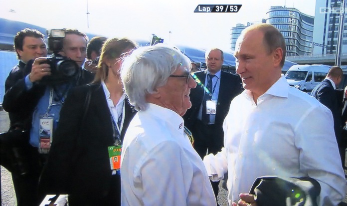 Präsident Putin und Formel 1 Boss Bernie Ecclestone an der Rennstrecke.